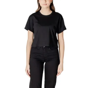 Black Cropped T Shirt and Jeans