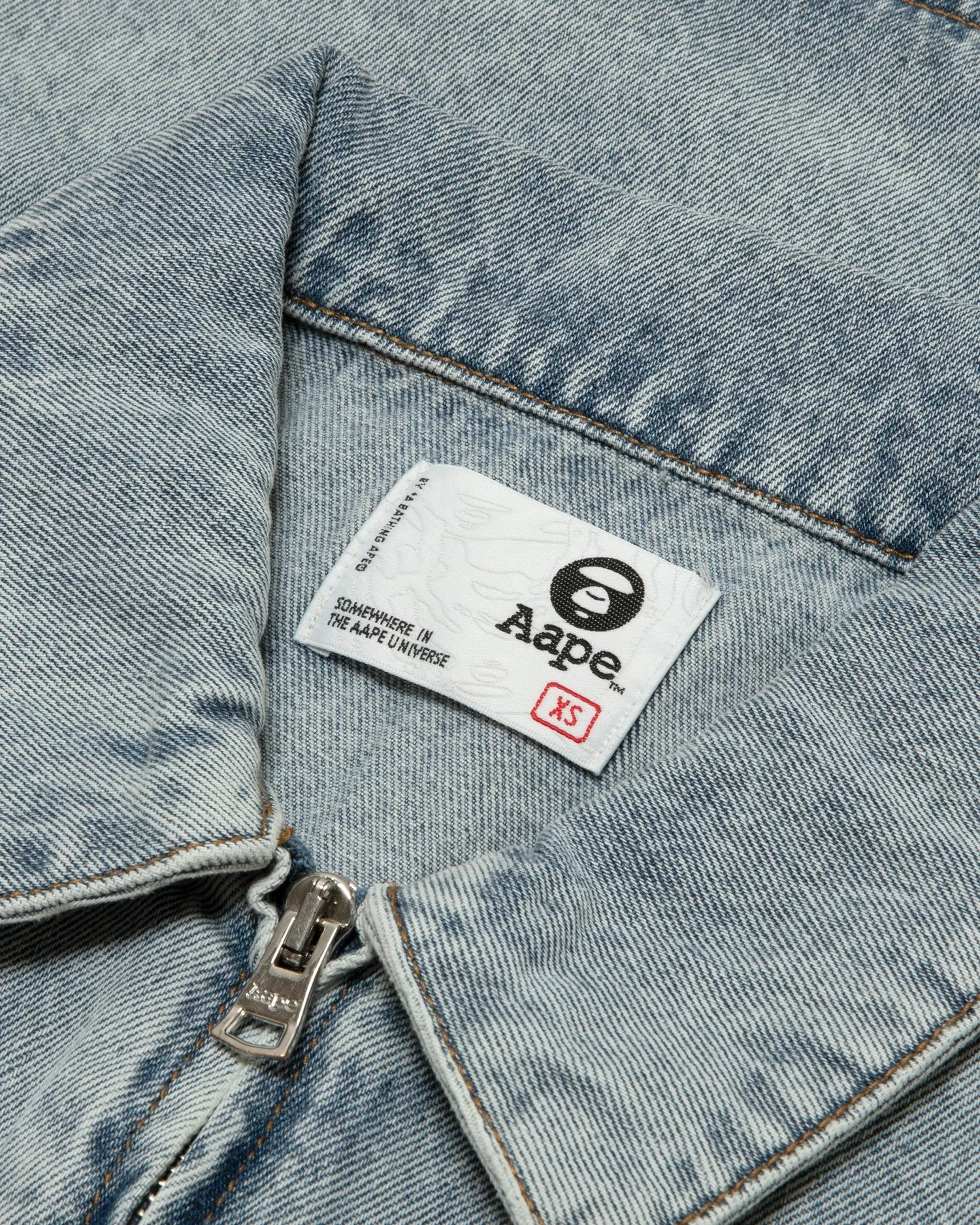 Cropped zip-up denim shirt