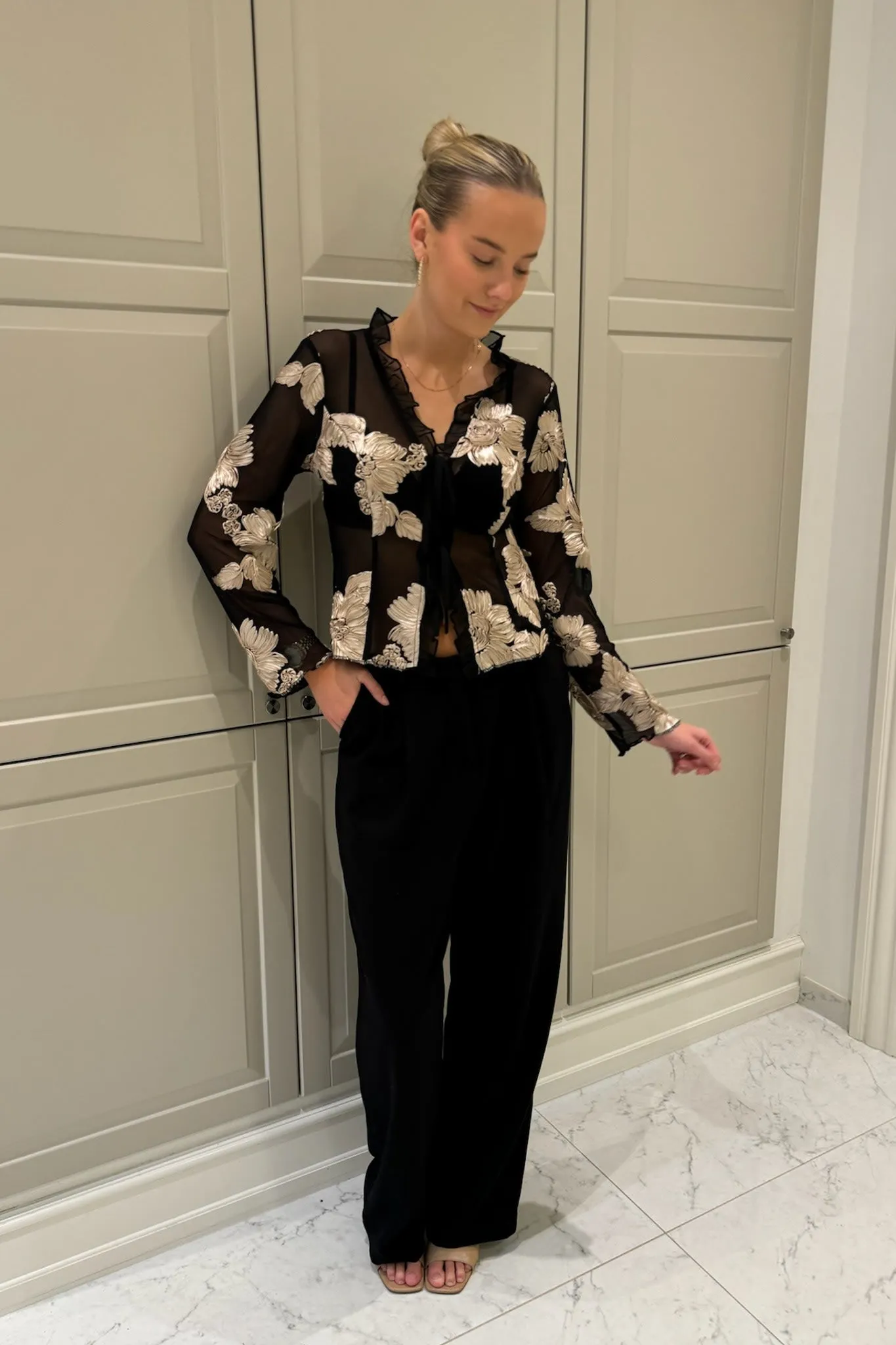 MarlyIC Mesh Top - Sort Beige Blomst