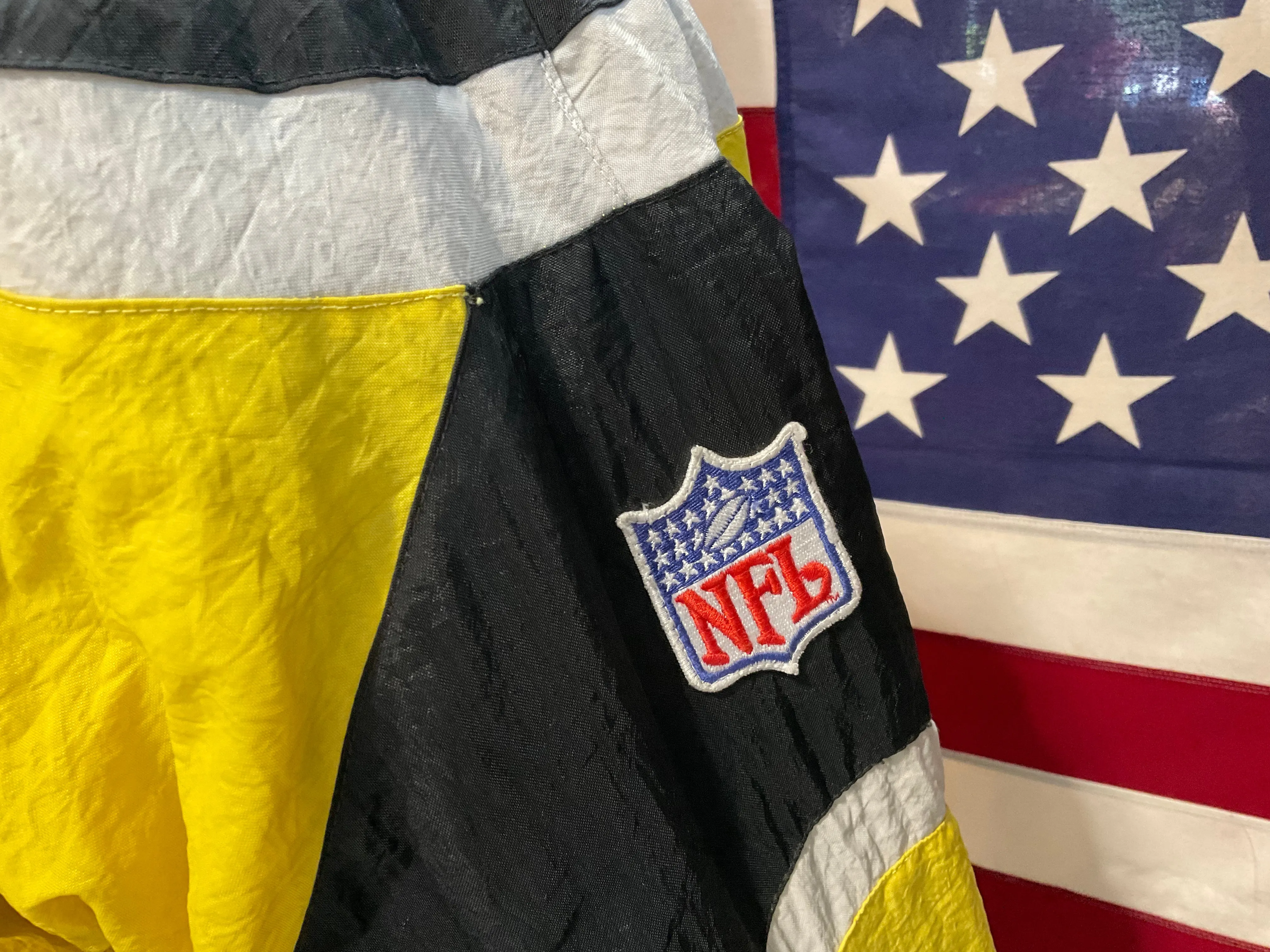 NFL Pittsburgh Steelers Mens Hooded 90’s Nylon Vintage Jacket by Pro-Line™️ by Apex One™️