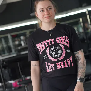 PRETTY GIRLS LIFT HEAVY VARSITY - BLACK CROPPED T-SHIRT