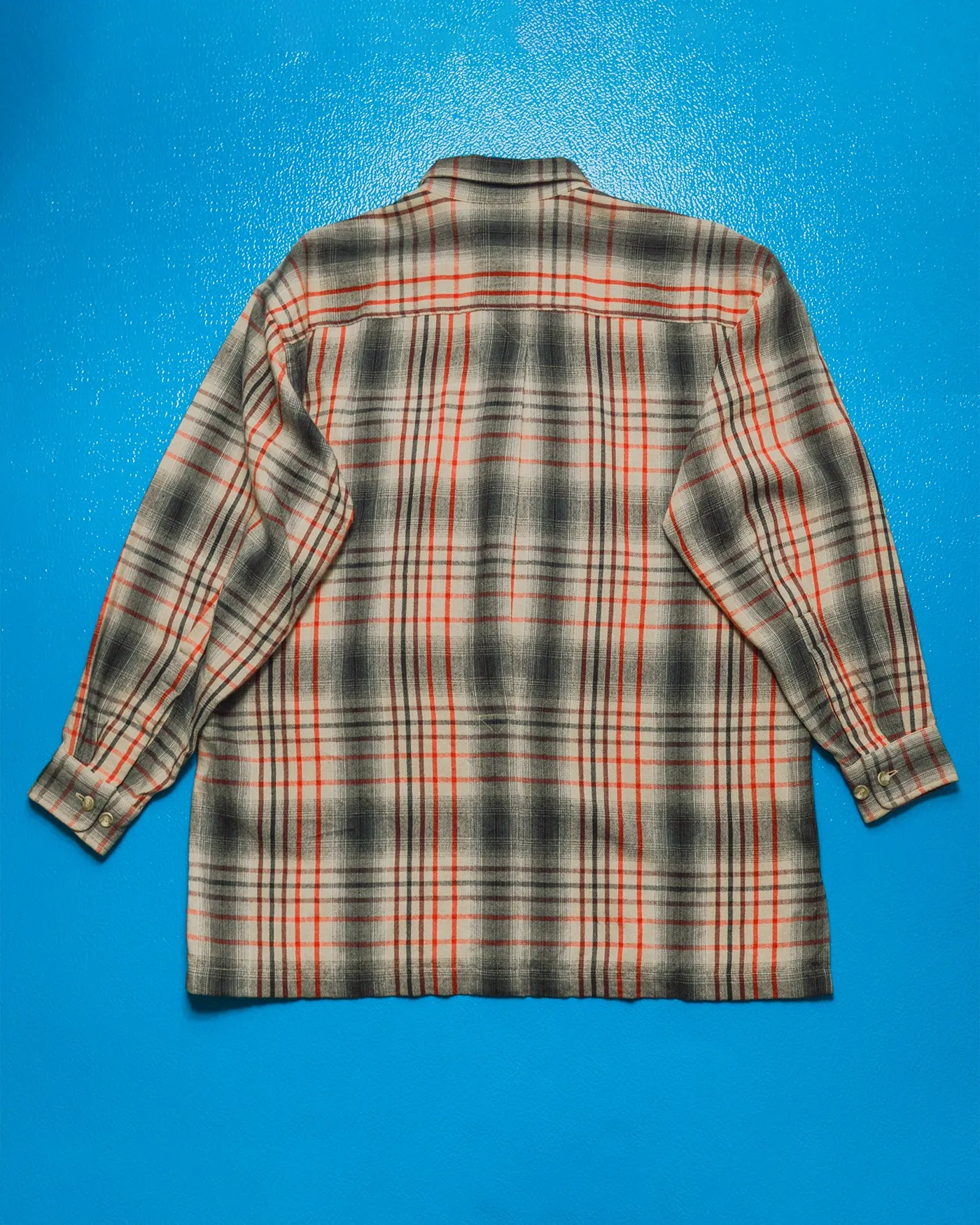 Shadow Plaid Grey / Red Contrast Metal Button Shirt (~M~)
