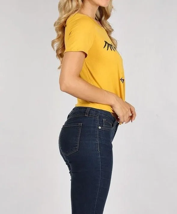 Solid short sleeve cropped tee with a round neckline