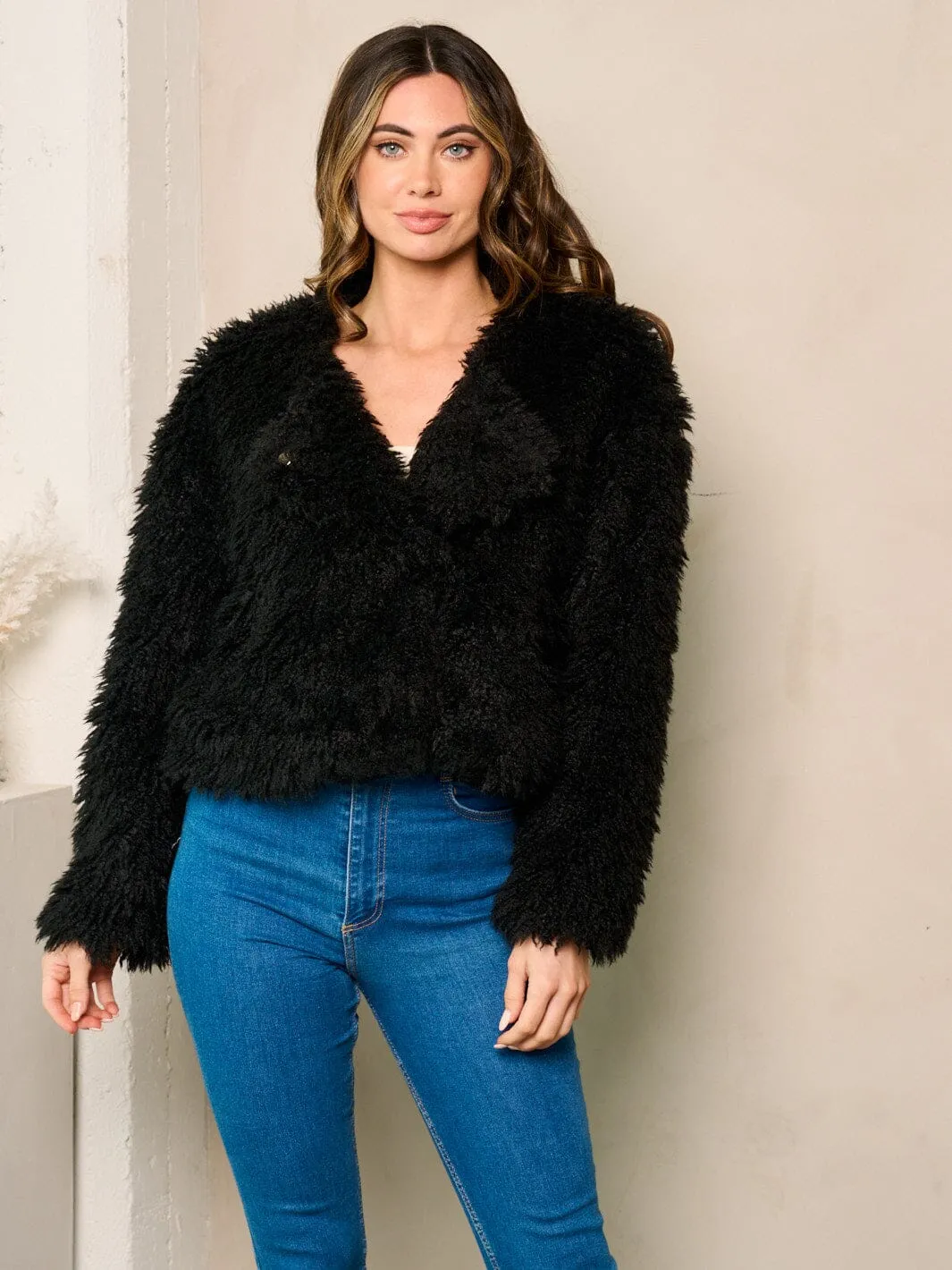 WOMEN'S LONG SLEEVE BUTTON CLOSURE SURPLICE SHERPA COAT