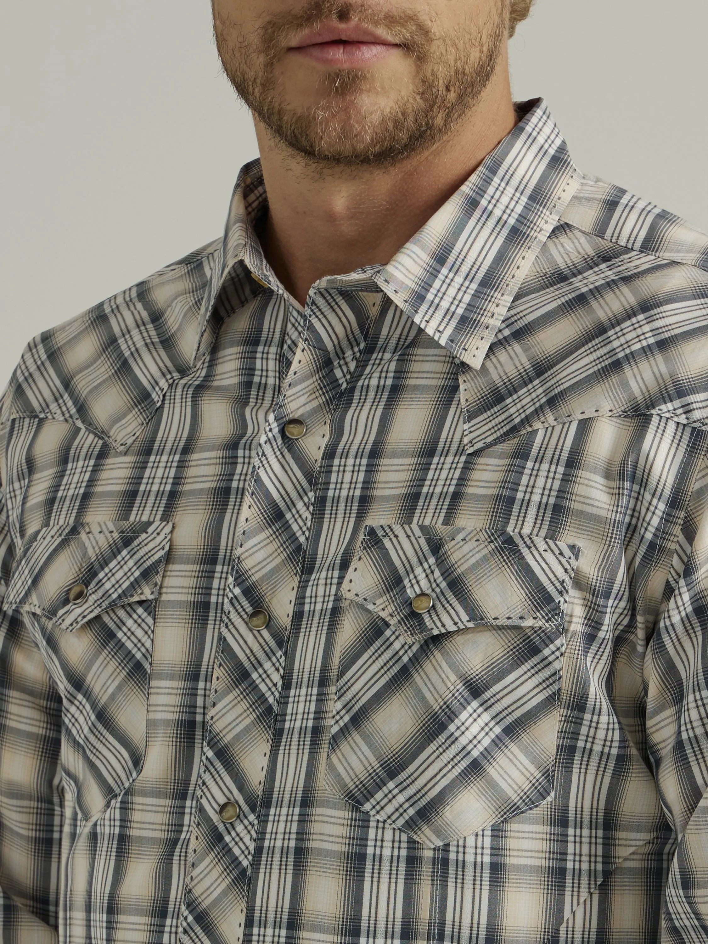 Wrangler Men's Western Modern Fit Snap Plaid Shirt