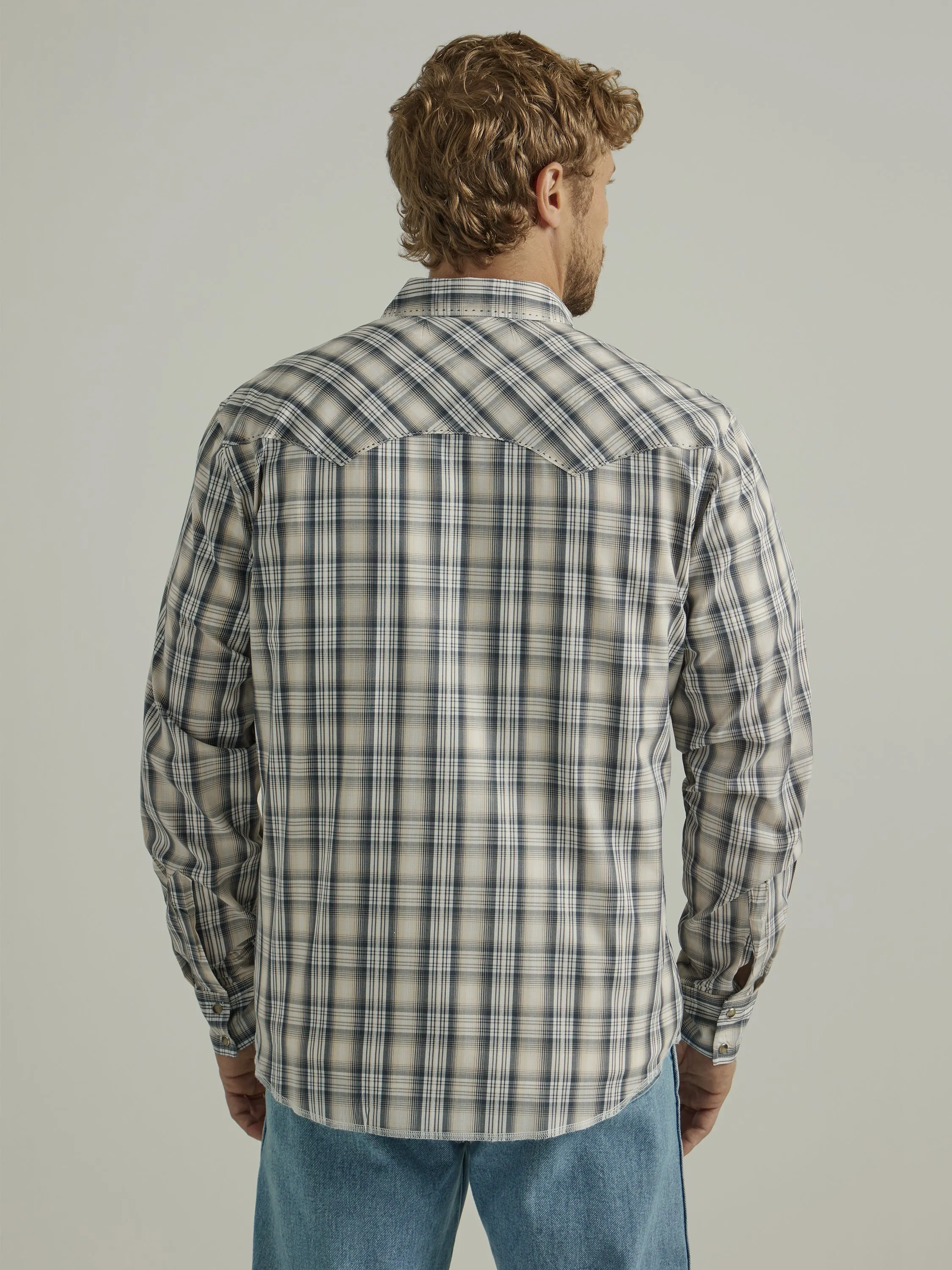 Wrangler Men's Western Modern Fit Snap Plaid Shirt