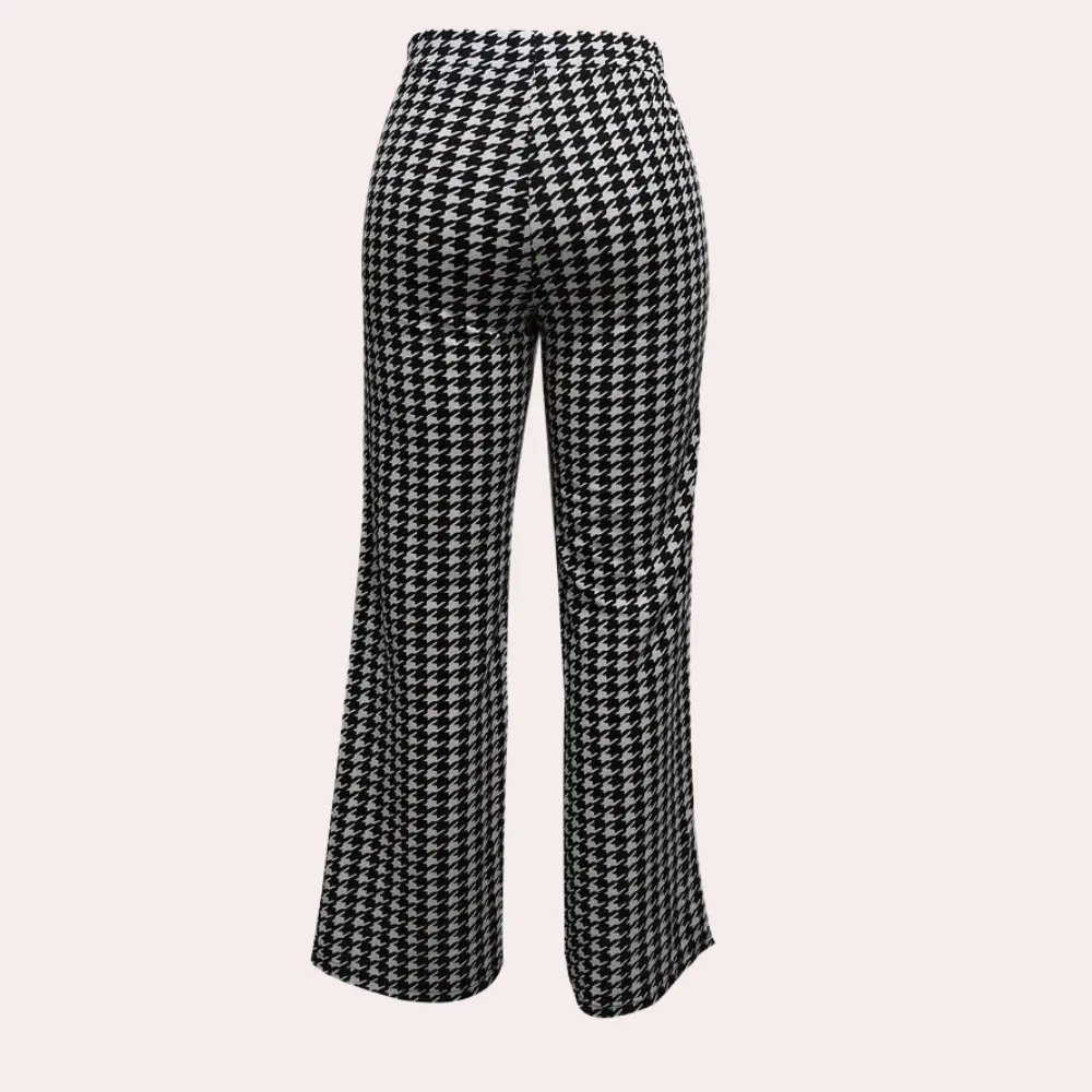 Zahara - stylish houndstooth trousers for women with a timeless design